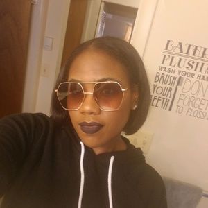 Meet your Posher, Dana